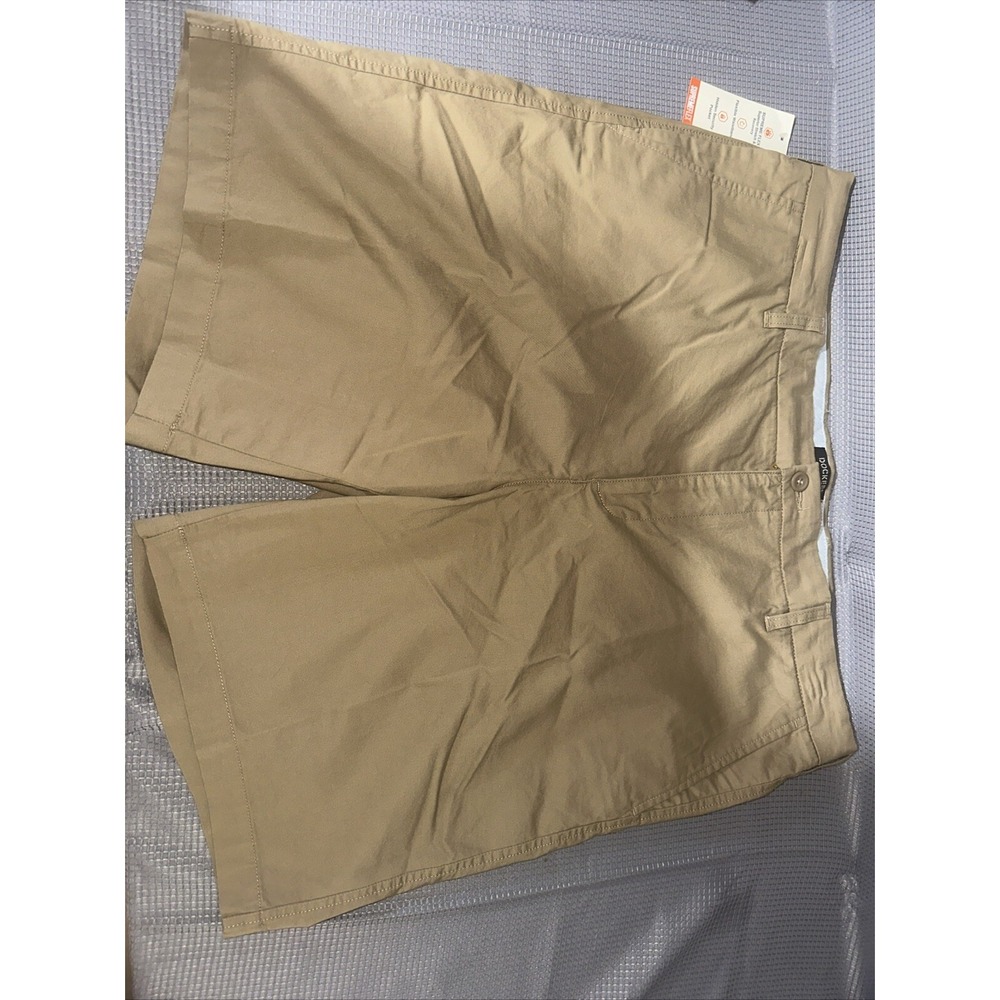 Dockers Ultimate Shorts Mens 40 Supreme Flex Tan Khakis Flat Front Stretch NWT